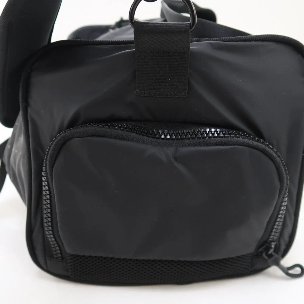 Peloton‎ On The Go Duffle Bag Black Travel Gym Puffed Shoe Compartment
